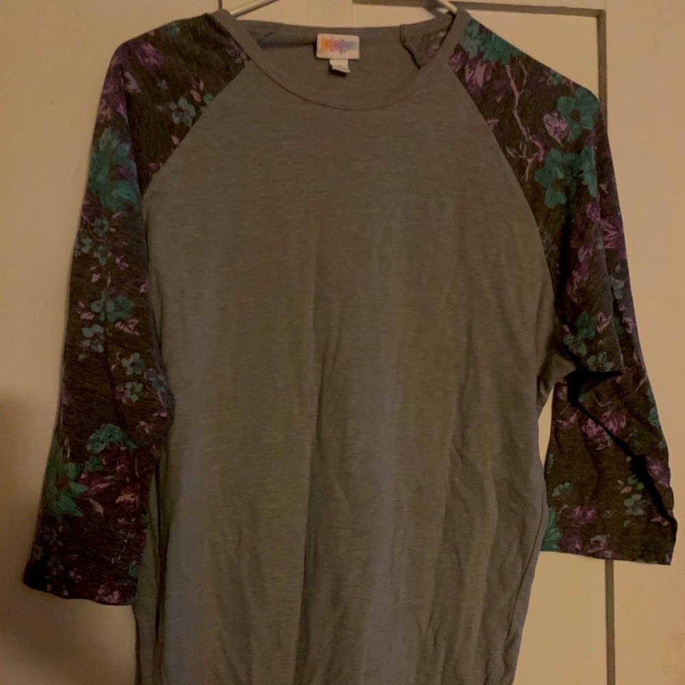 Women’s XL Randy shirt.